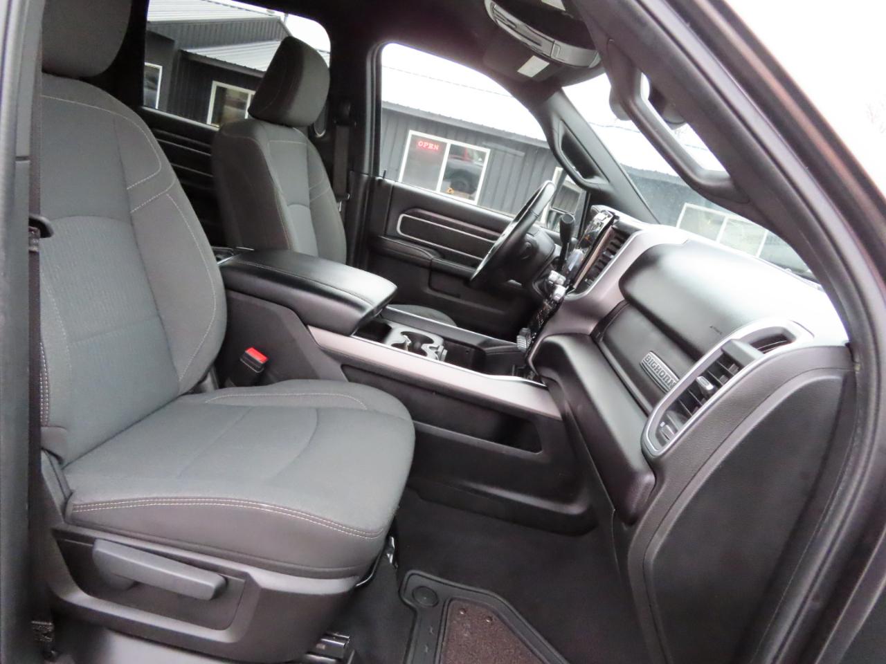 RAM 3500 Big Horn 4x4 Crew Cab 8' Box 2024