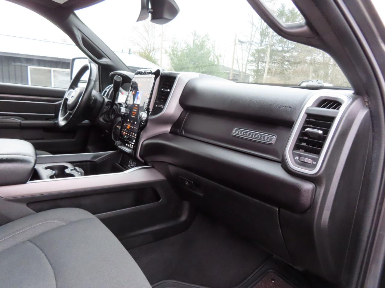 RAM 3500 Big Horn 4x4 Crew Cab 8' Box 2024