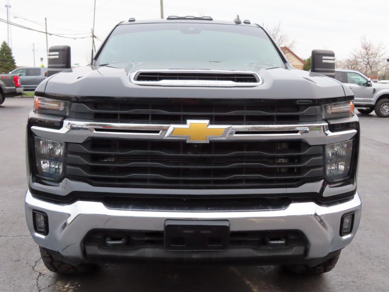 Chevrolet Silverado 3500HD 4WD Crew Cab 159" LT 2024