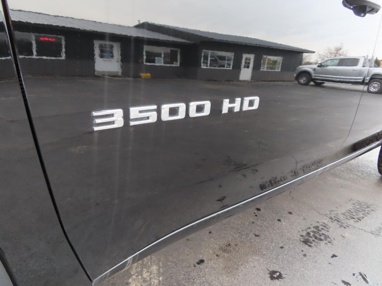 Chevrolet Silverado 3500HD 4WD Crew Cab 159" LT 2024