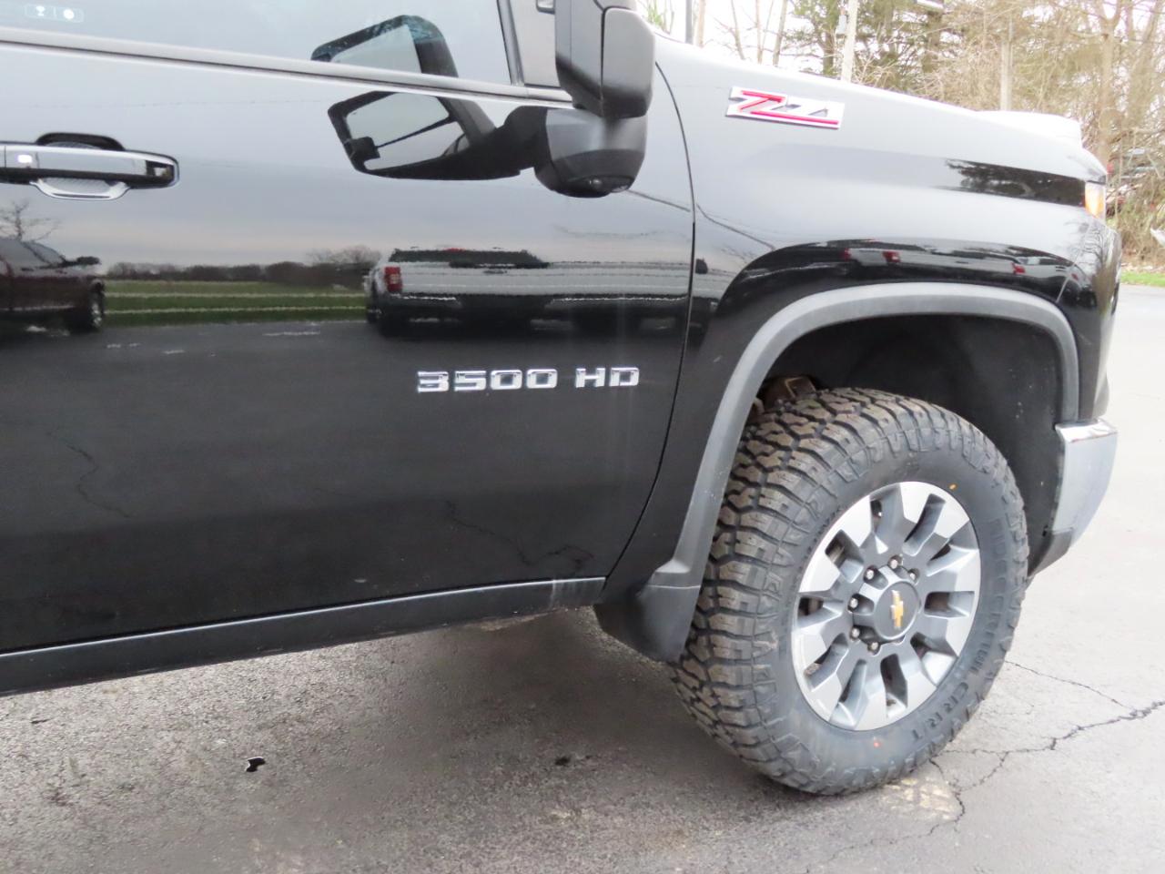 Chevrolet Silverado 3500HD 4WD Crew Cab 159" LT 2024