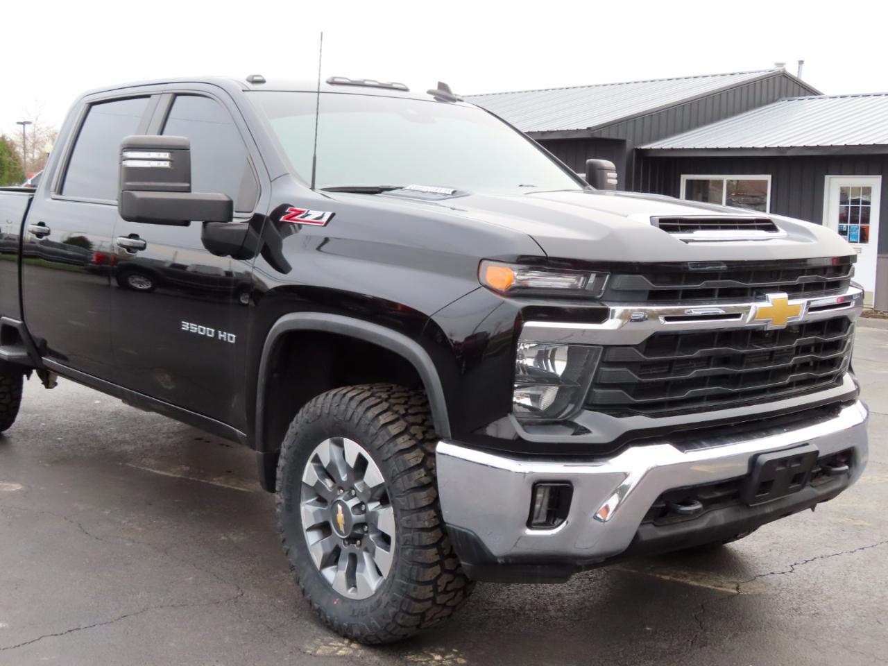 Chevrolet Silverado 3500HD 4WD Crew Cab 159" LT 2024
