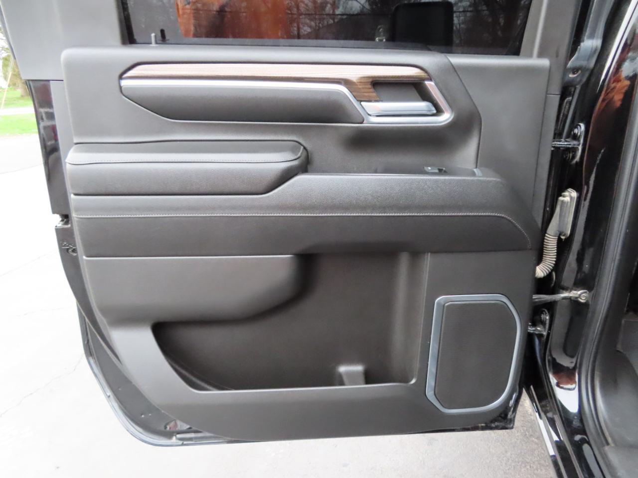 Chevrolet Silverado 3500HD 4WD Crew Cab 159" LT 2024