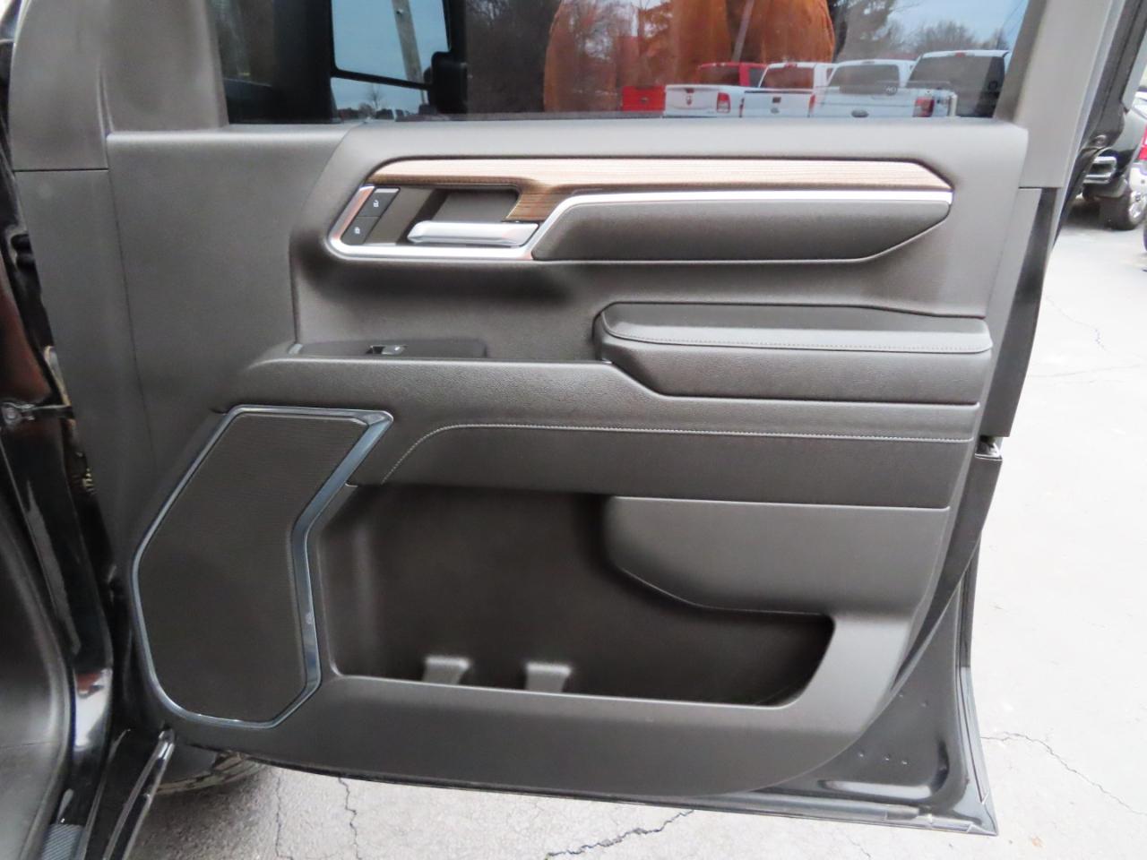 Chevrolet Silverado 3500HD 4WD Crew Cab 159" LT 2024