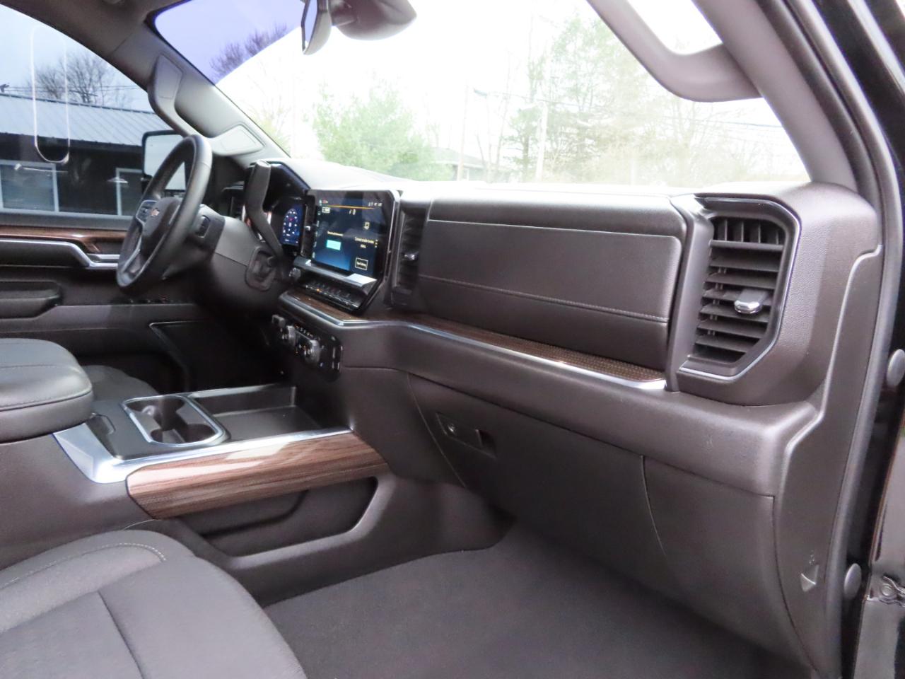 Chevrolet Silverado 3500HD 4WD Crew Cab 159" LT 2024