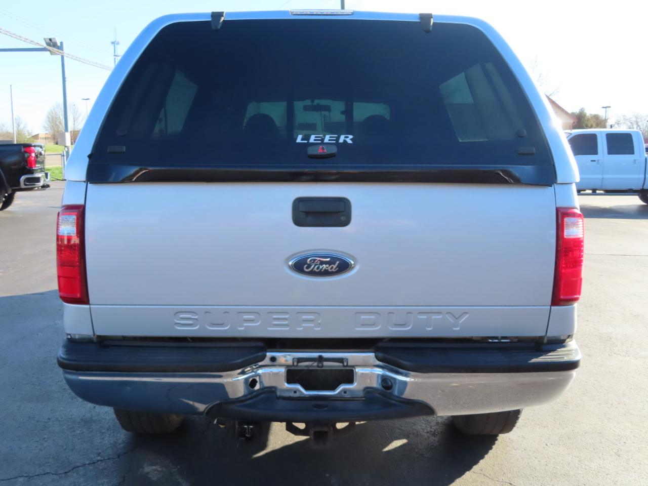 Ford Super Duty F-250 Crew Cab 156" XLT 4WD 2001