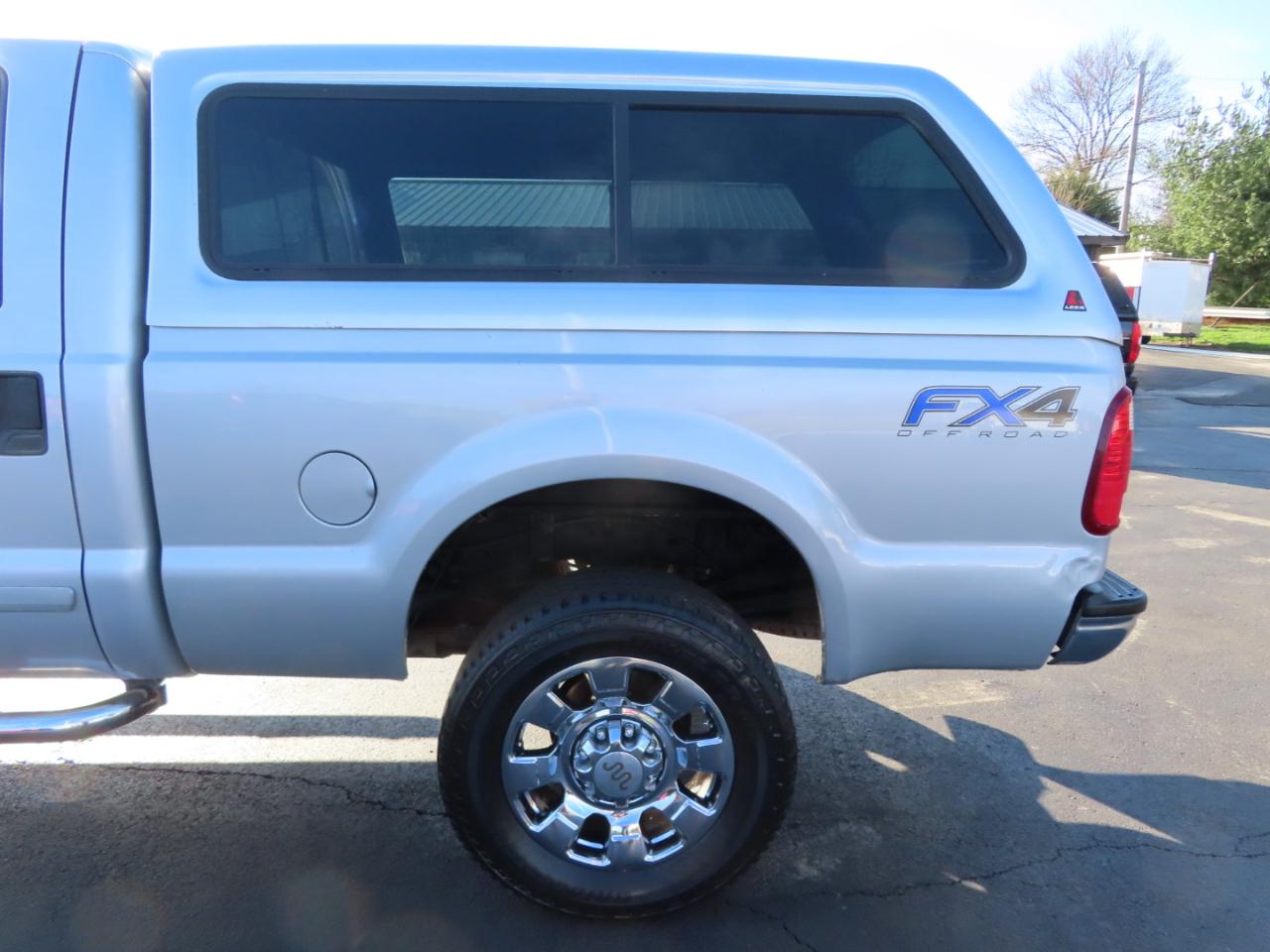 Ford Super Duty F-250 Crew Cab 156" XLT 4WD 2001