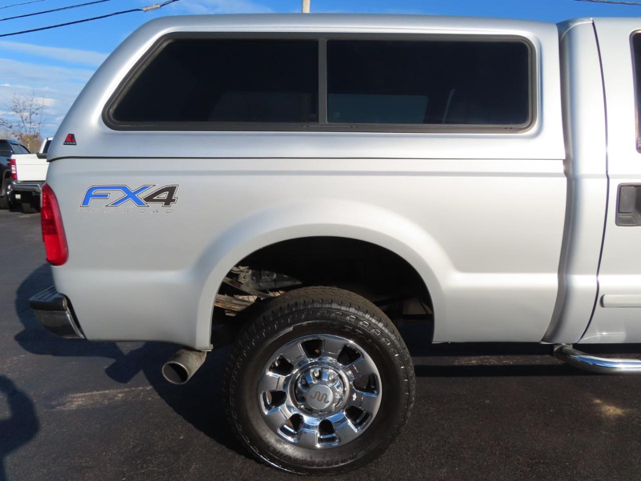 Ford Super Duty F-250 Crew Cab 156" XLT 4WD 2001