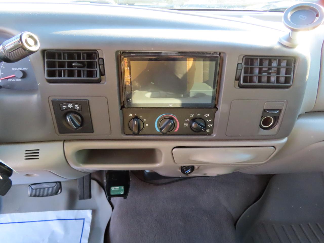 Ford Super Duty F-250 Crew Cab 156" XLT 4WD 2001