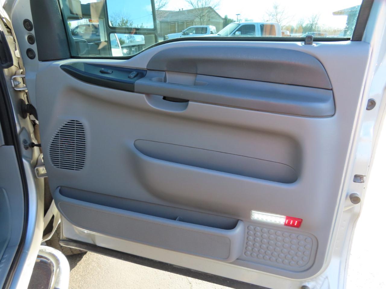 Ford Super Duty F-250 Crew Cab 156" XLT 4WD 2001