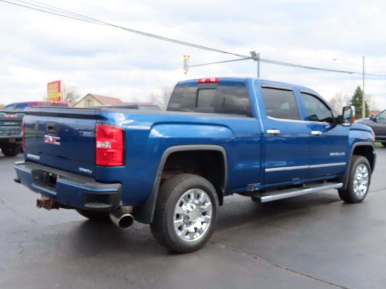 GMC Sierra 2500HD 4WD Crew Cab 153.7" Denali 2016