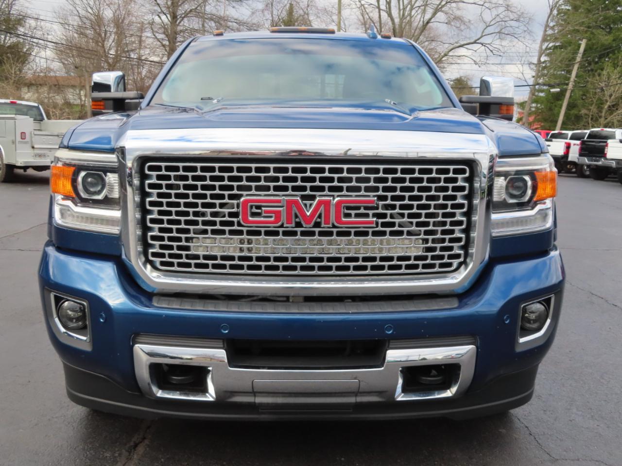 GMC Sierra 2500HD 4WD Crew Cab 153.7" Denali 2016