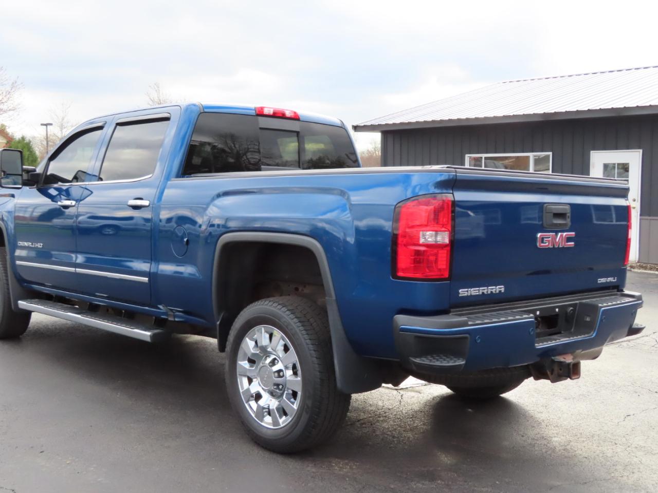 GMC Sierra 2500HD 4WD Crew Cab 153.7" Denali 2016
