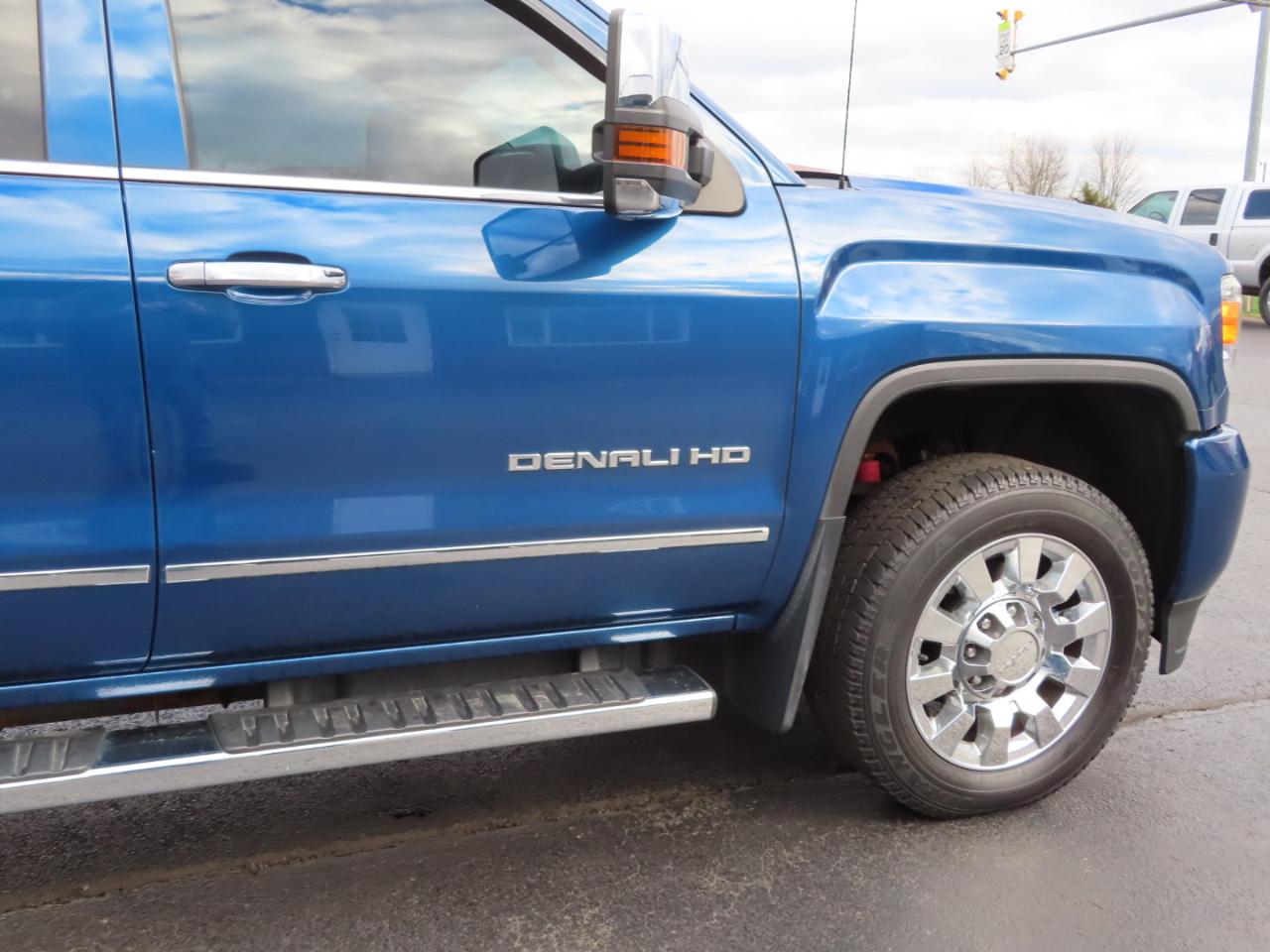 GMC Sierra 2500HD 4WD Crew Cab 153.7" Denali 2016