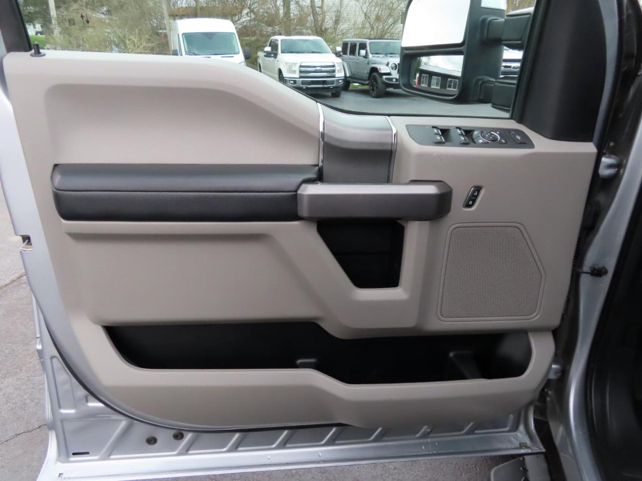 Ford Super Duty F-250 SRW XLT 4WD Crew Cab 6.75' Box 2021