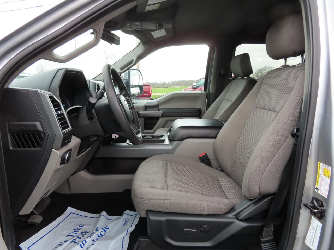 Ford Super Duty F-250 SRW XLT 4WD Crew Cab 6.75' Box 2021