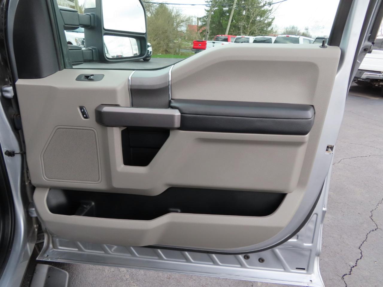 Ford Super Duty F-250 SRW XLT 4WD Crew Cab 6.75' Box 2021