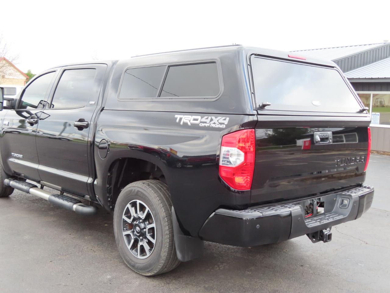 Toyota Tundra 4WD Truck CrewMax 5.7L FFV V8 6-Spd AT SR5 (Natl) 2016