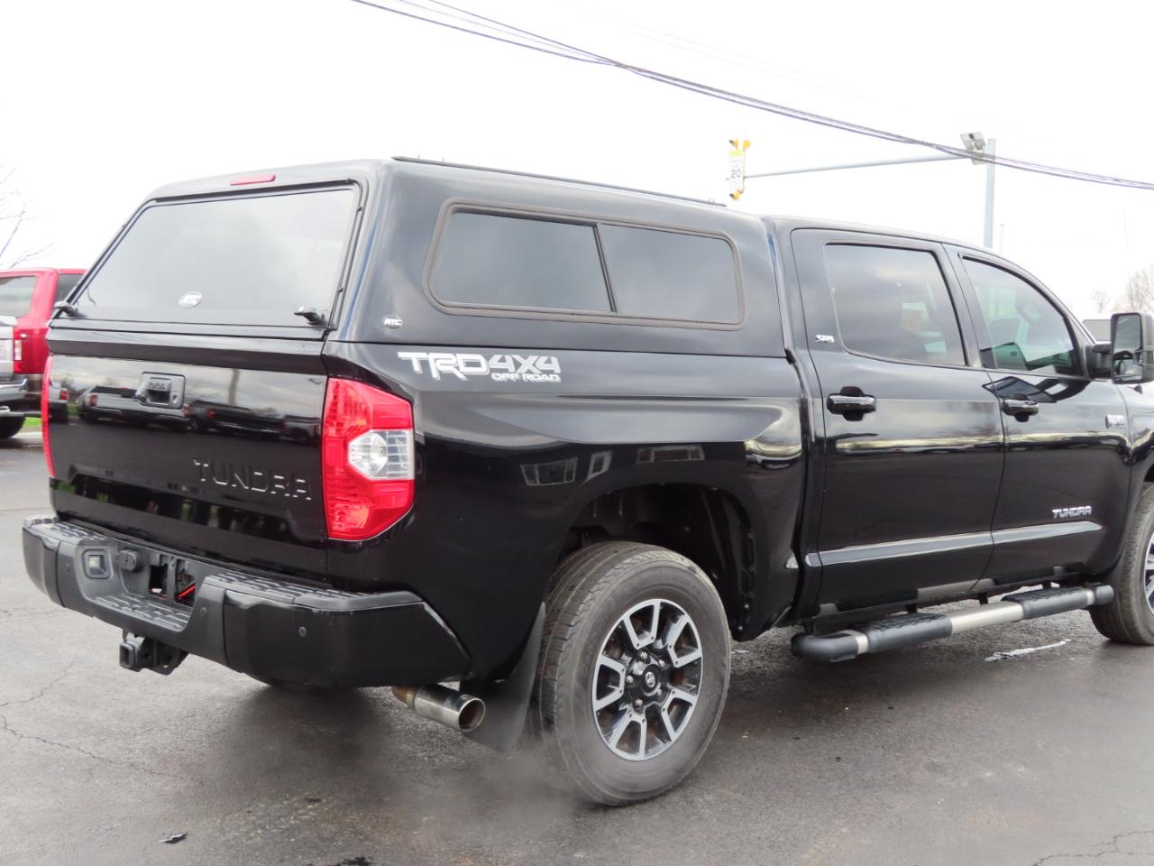 Toyota Tundra 4WD Truck CrewMax 5.7L FFV V8 6-Spd AT SR5 (Natl) 2016