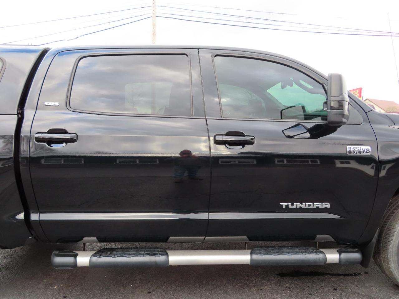 Toyota Tundra 4WD Truck CrewMax 5.7L FFV V8 6-Spd AT SR5 (Natl) 2016