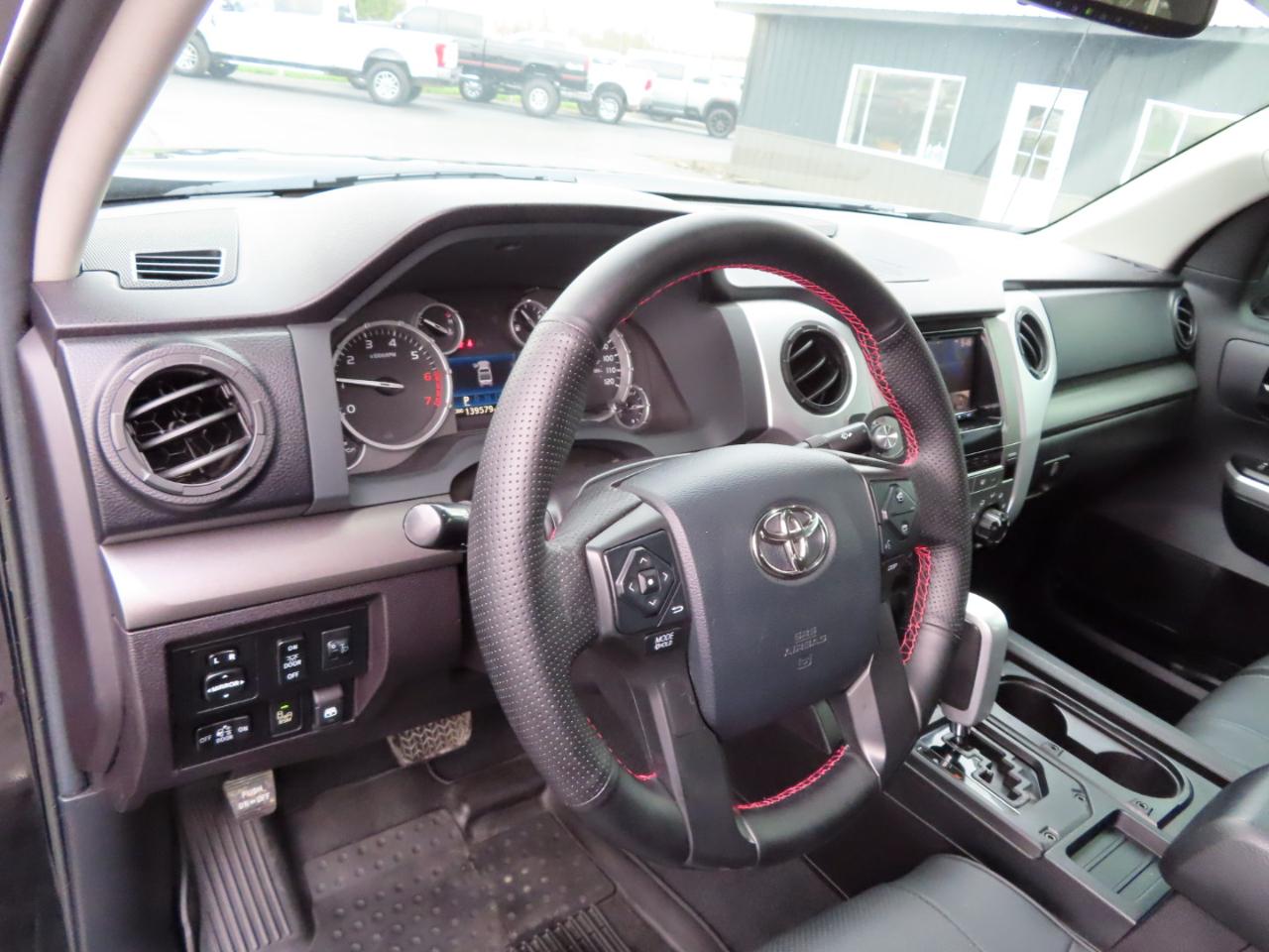 Toyota Tundra 4WD Truck CrewMax 5.7L FFV V8 6-Spd AT SR5 (Natl) 2016