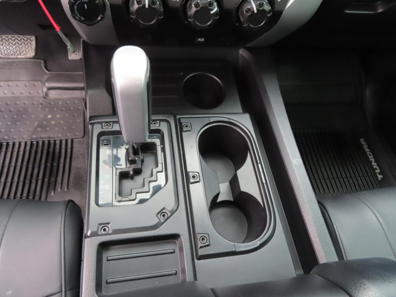 Toyota Tundra 4WD Truck CrewMax 5.7L FFV V8 6-Spd AT SR5 (Natl) 2016