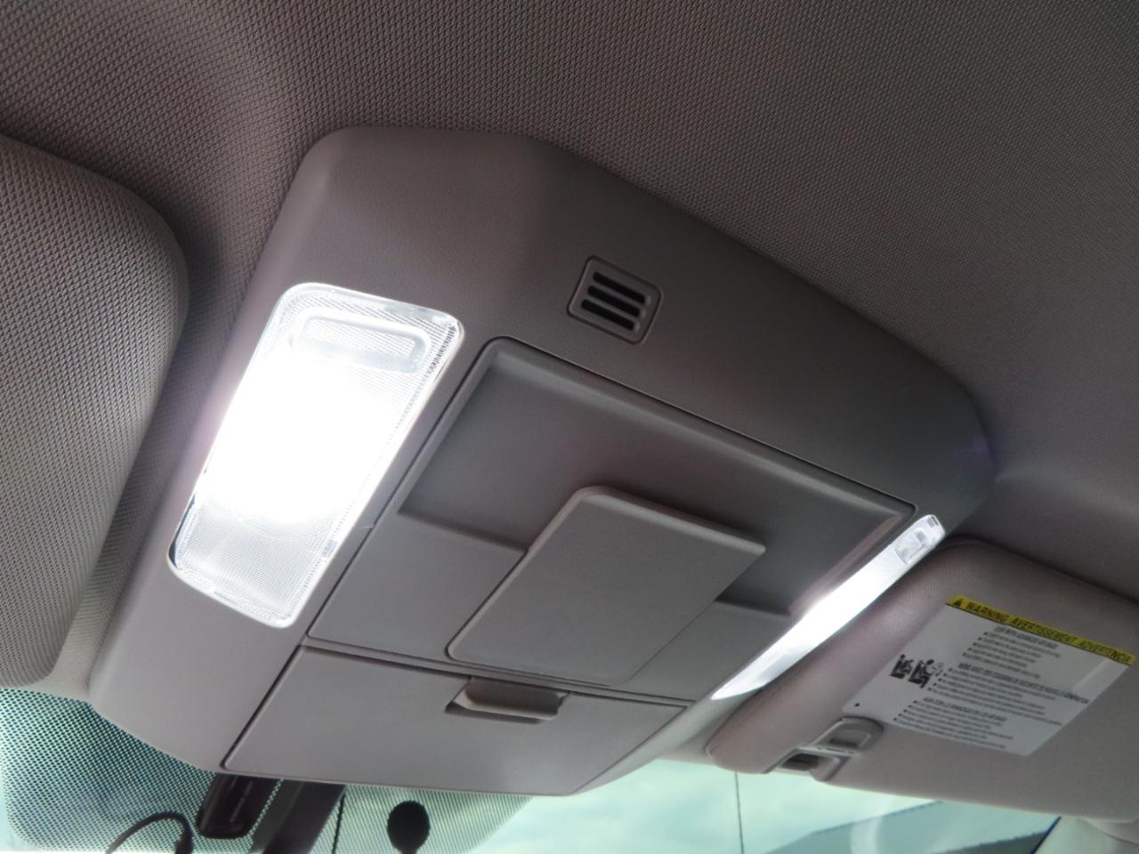 Toyota Tundra 4WD Truck CrewMax 5.7L FFV V8 6-Spd AT SR5 (Natl) 2016