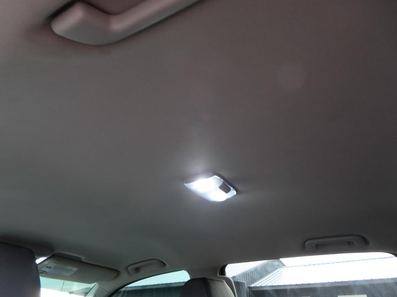 Toyota Tundra 4WD Truck CrewMax 5.7L FFV V8 6-Spd AT SR5 (Natl) 2016