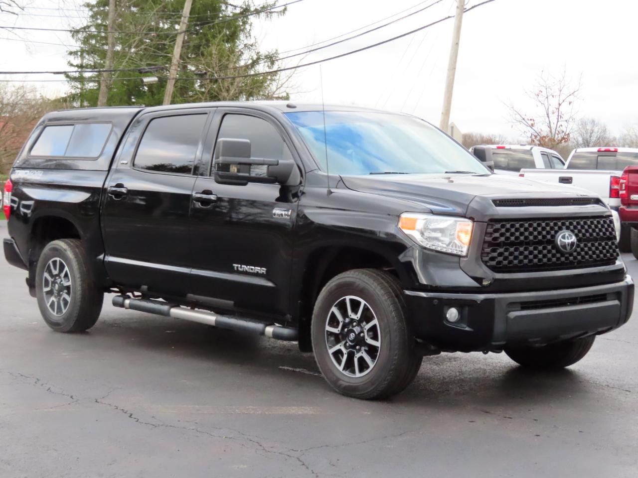Toyota Tundra 4WD Truck CrewMax 5.7L FFV V8 6-Spd AT SR5 (Natl) 2016