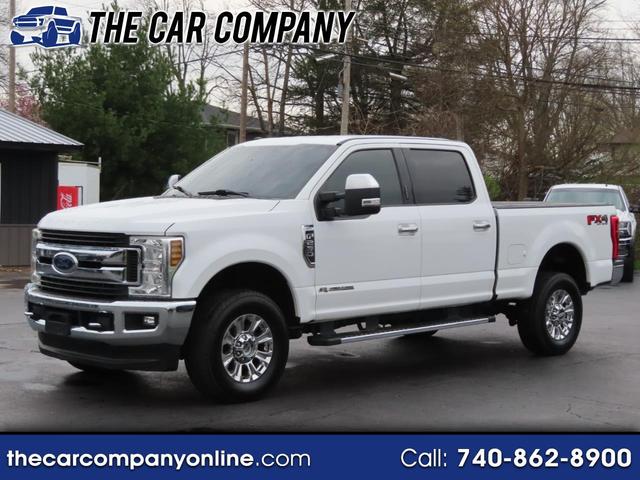 White 2018 Ford F-250 Super Duty XLT Crew Cab 4WD Pickup Truck Four-Wheel Drive Automatic
