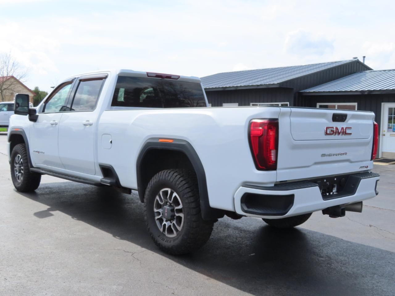 GMC Sierra 2500HD 4WD Crew Cab 172" AT4 2022