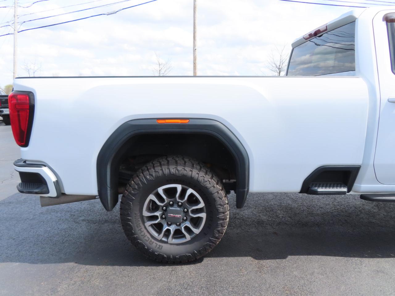 GMC Sierra 2500HD 4WD Crew Cab 172" AT4 2022