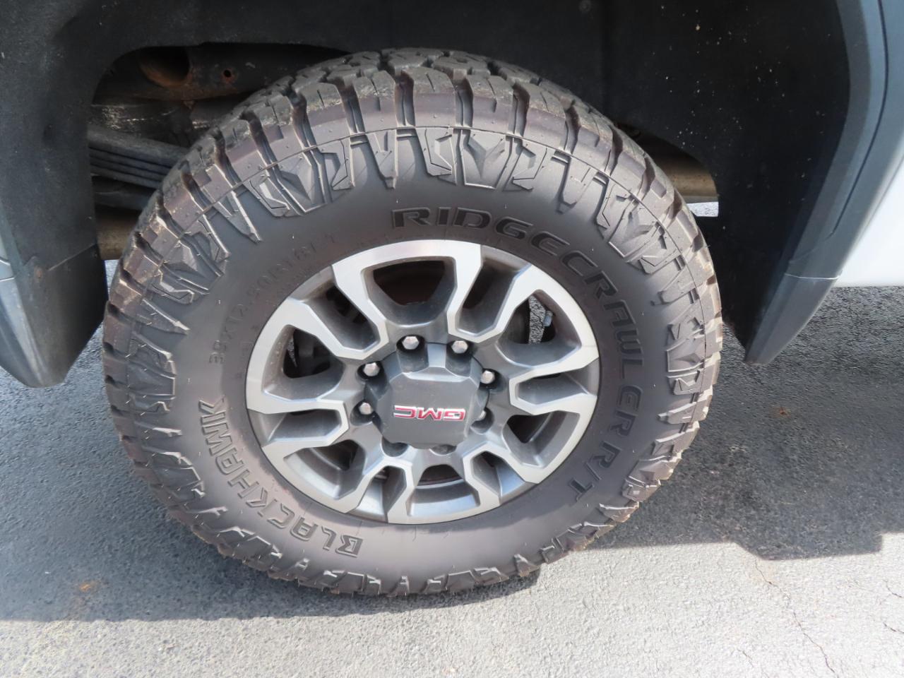 GMC Sierra 2500HD 4WD Crew Cab 172" AT4 2022