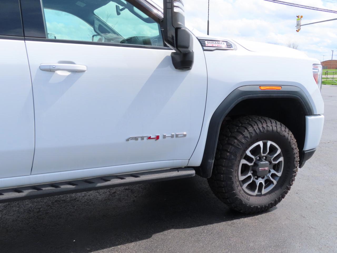 GMC Sierra 2500HD 4WD Crew Cab 172" AT4 2022