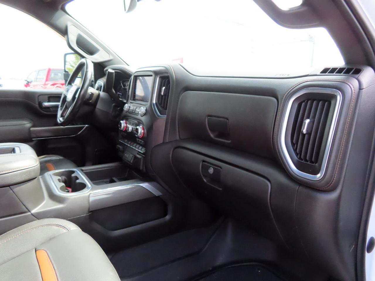 GMC Sierra 2500HD 4WD Crew Cab 172" AT4 2022