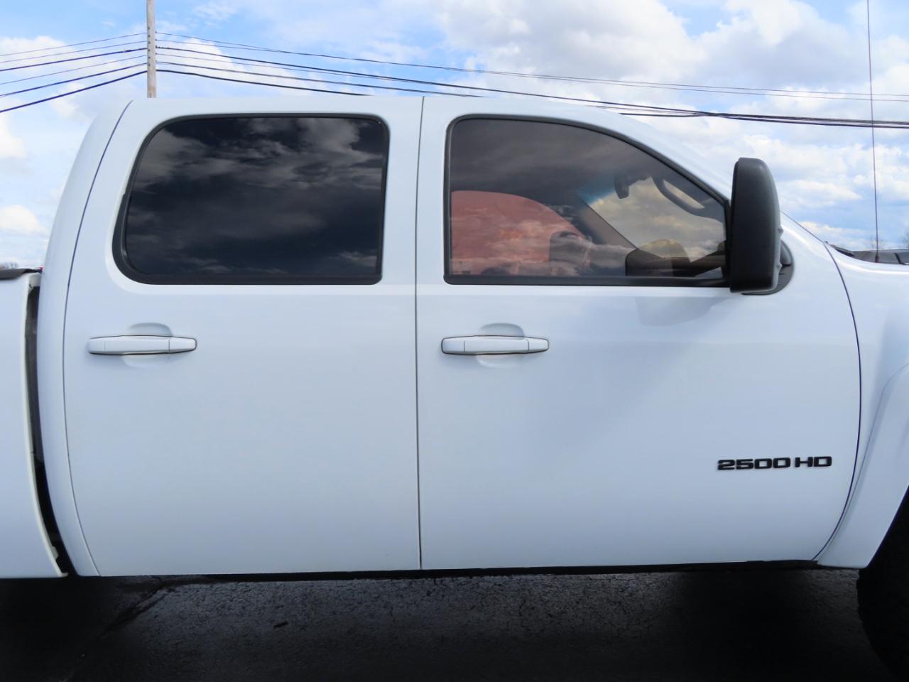 Chevrolet Silverado 2500HD 4WD Crew Cab 153.7" LTZ 2013