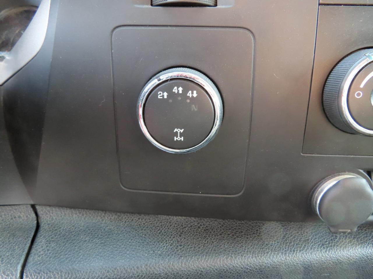 Chevrolet Silverado 2500HD 4WD Ext Cab 158.2" LT 2012