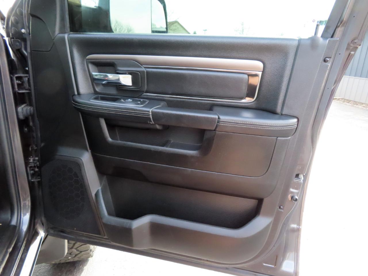 RAM 2500 Big Horn 4x4 Mega Cab 6'4" Box 2018