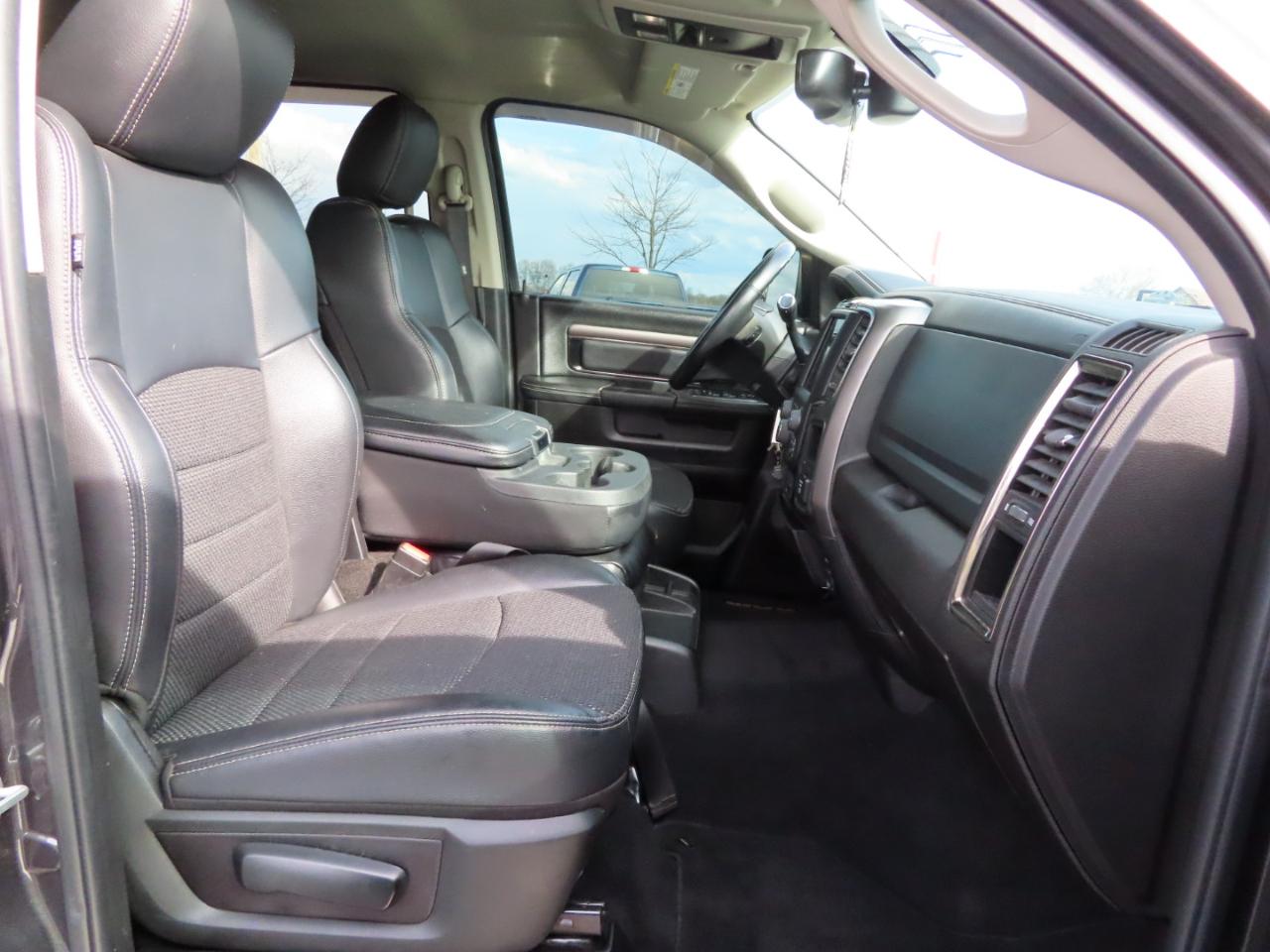 RAM 2500 Big Horn 4x4 Mega Cab 6'4" Box 2018