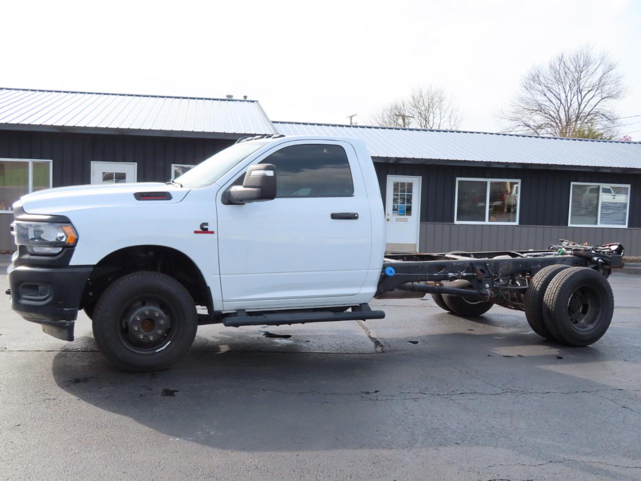 RAM 3500 Chassis Cab Tradesman 4WD Reg Cab 84" CA 167.5" WB 2024