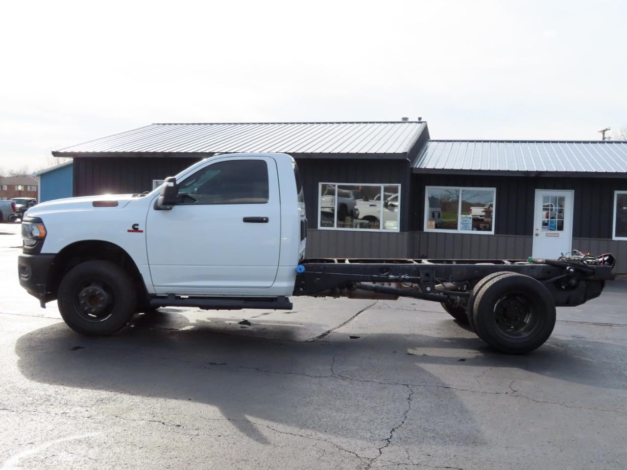 RAM 3500 Chassis Cab Tradesman 4WD Reg Cab 84" CA 167.5" WB 2024
