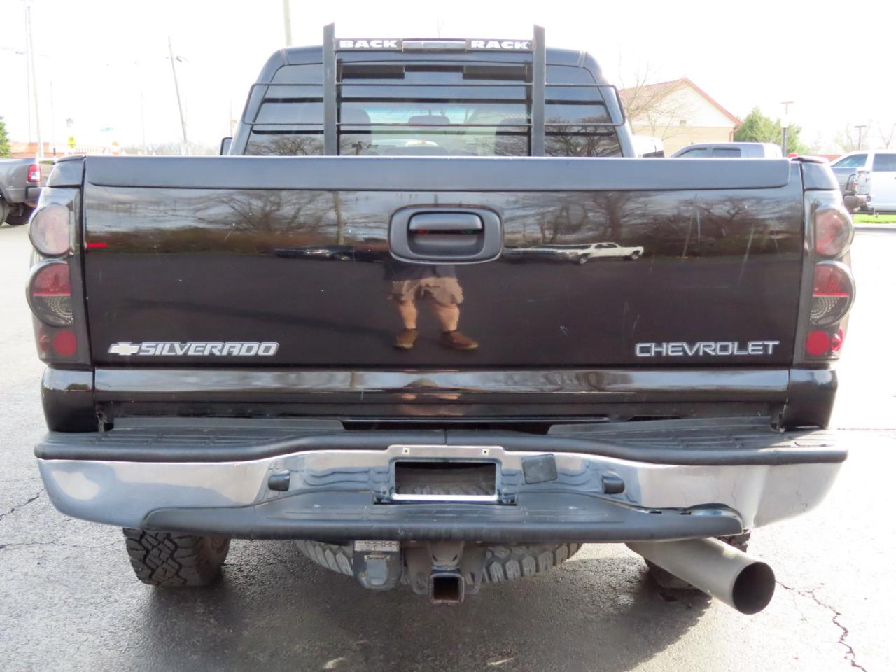 Chevrolet Silverado 2500HD Crew Cab 153" WB 4WD LT 2005