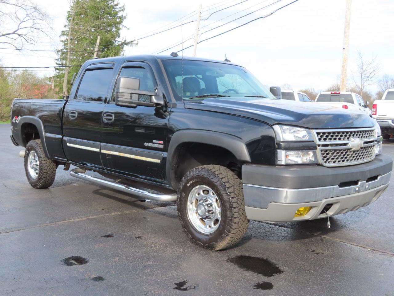 Chevrolet Silverado 2500HD Crew Cab 153" WB 4WD LT 2005