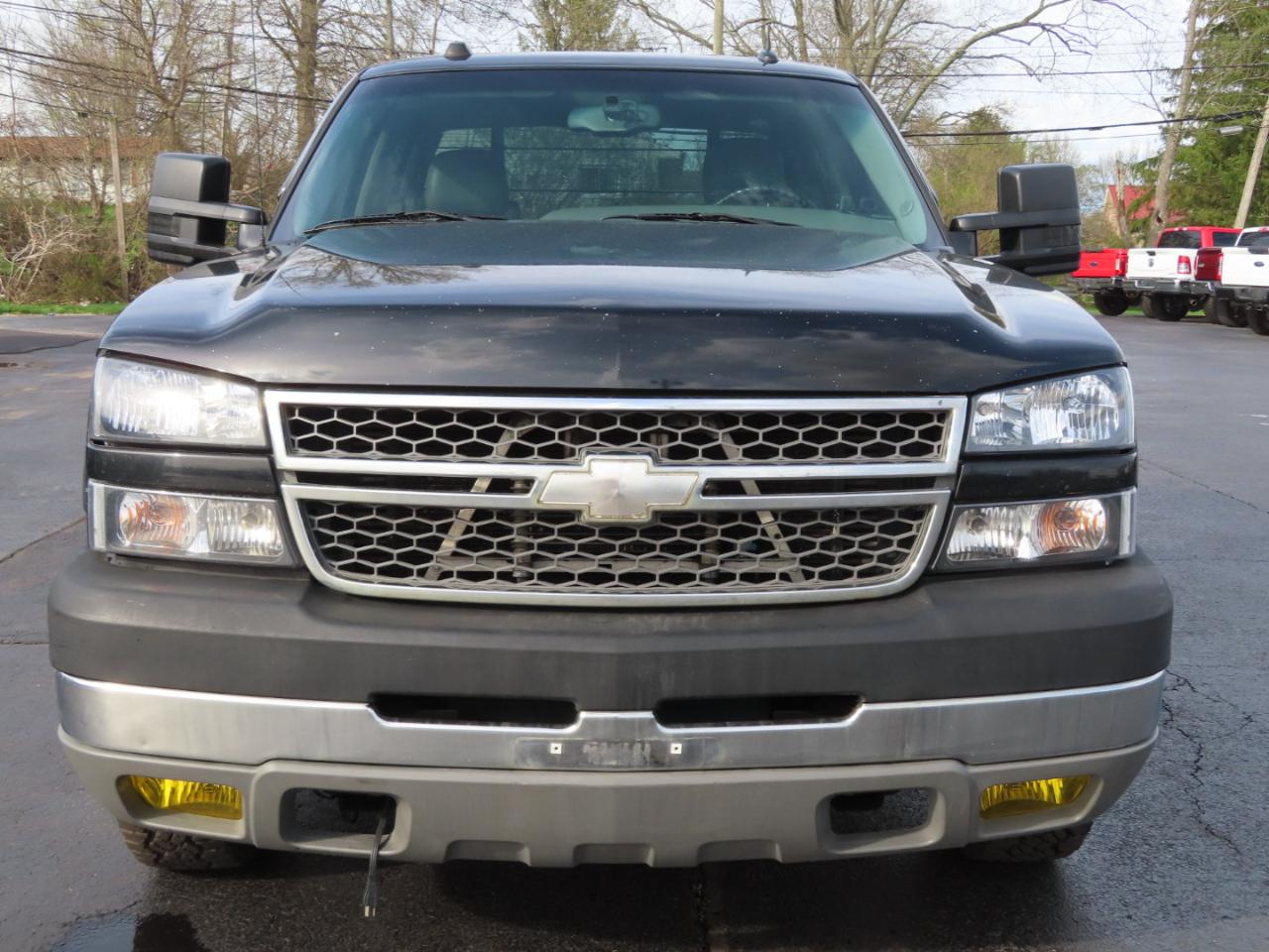 Chevrolet Silverado 2500HD Crew Cab 153" WB 4WD LT 2005