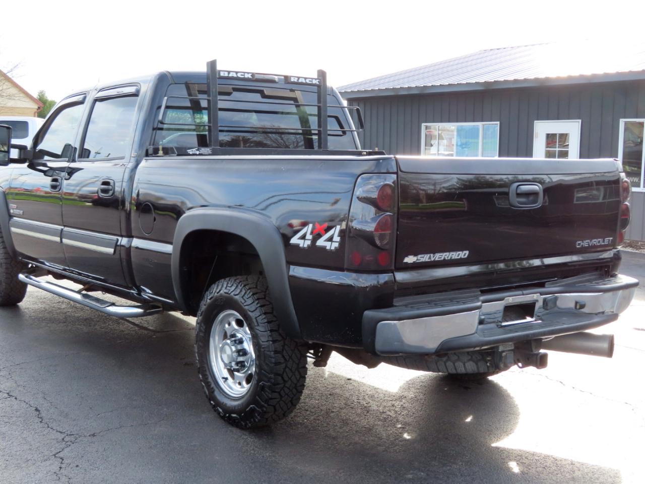 Chevrolet Silverado 2500HD Crew Cab 153" WB 4WD LT 2005