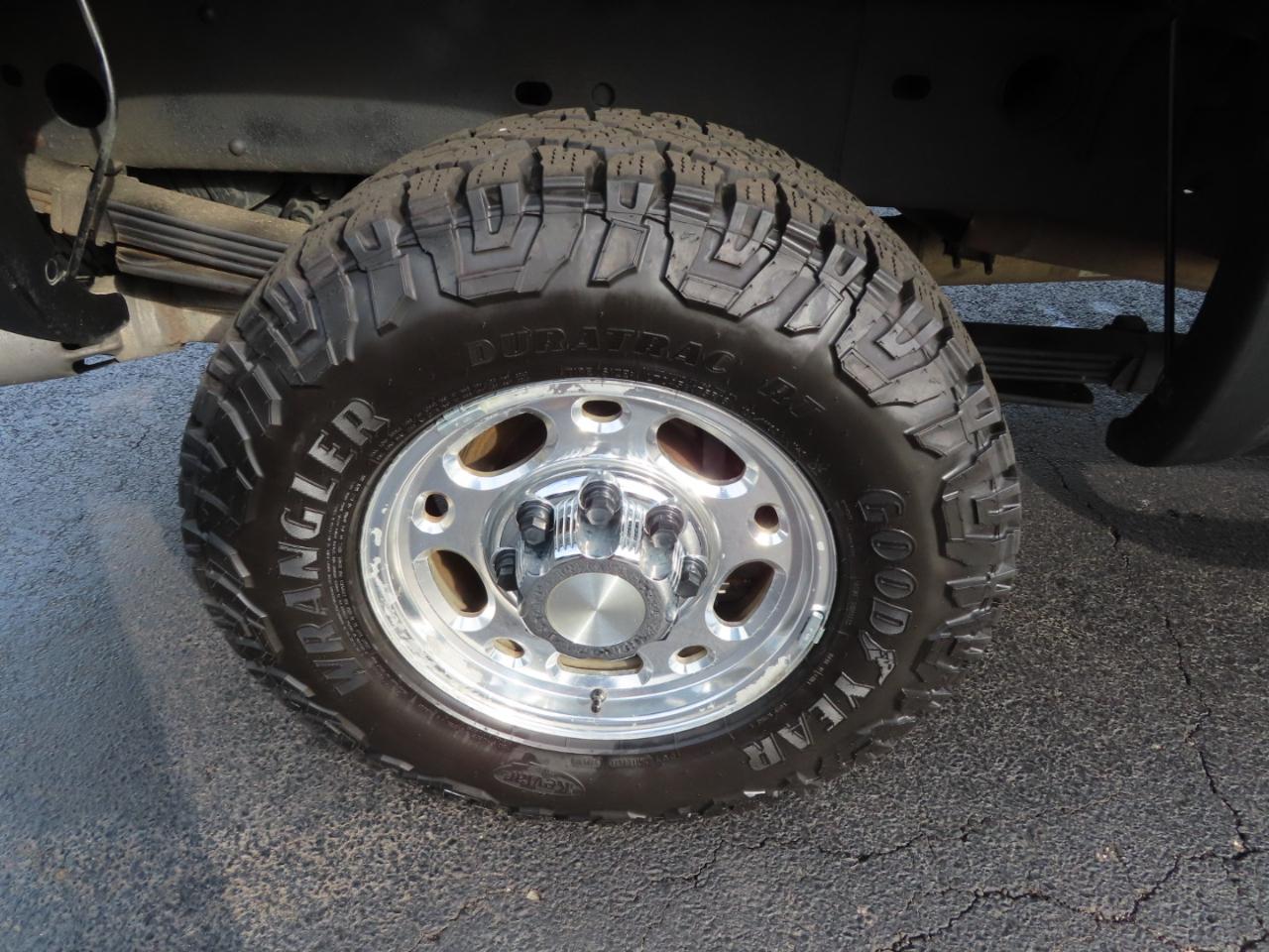 Chevrolet Silverado 2500HD Crew Cab 153" WB 4WD LT 2005