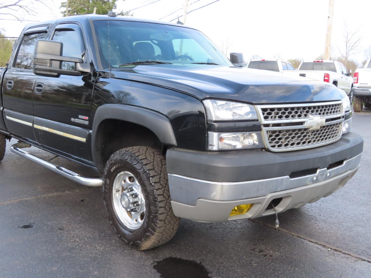 Chevrolet Silverado 2500HD Crew Cab 153" WB 4WD LT 2005