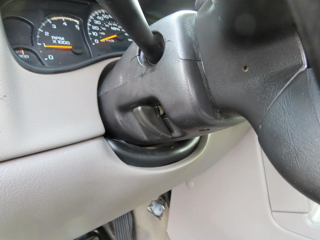 Chevrolet Silverado 2500HD Crew Cab 153" WB 4WD LT 2005