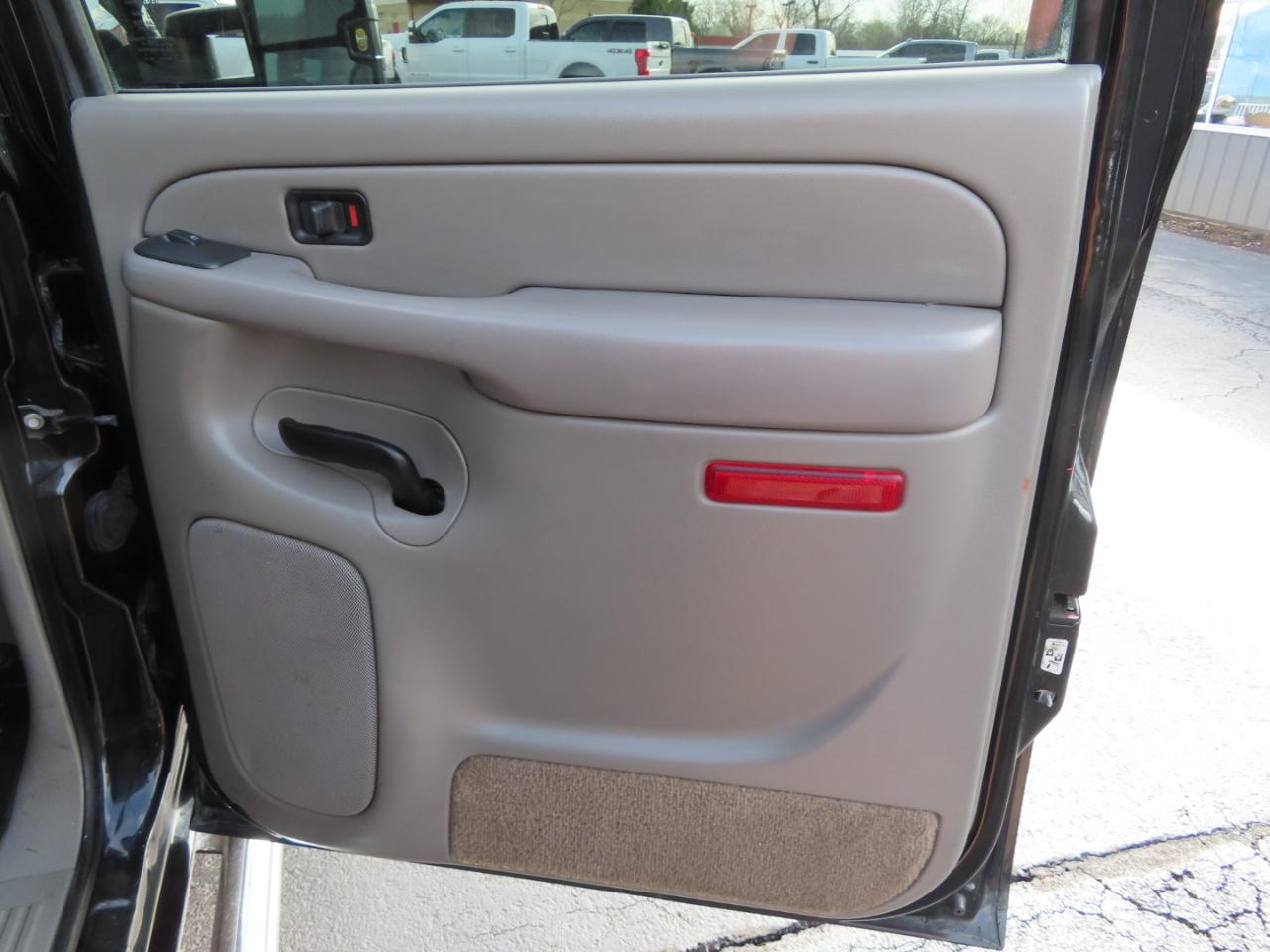 Chevrolet Silverado 2500HD Crew Cab 153" WB 4WD LT 2005