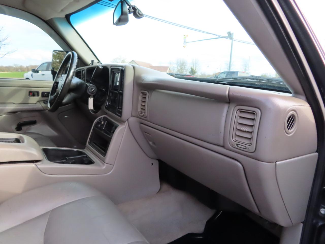 Chevrolet Silverado 2500HD Crew Cab 153" WB 4WD LT 2005